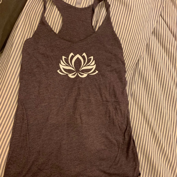 Lotus Print Tank - Picture 1 of 2